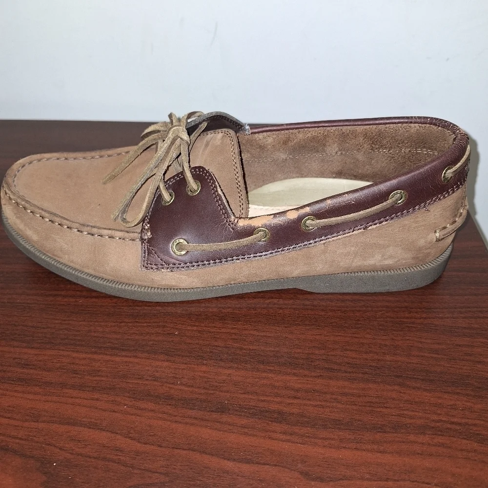 A pair of Bass Hampton Core 2 leather boat shoes. Pre-owned but in great shape.